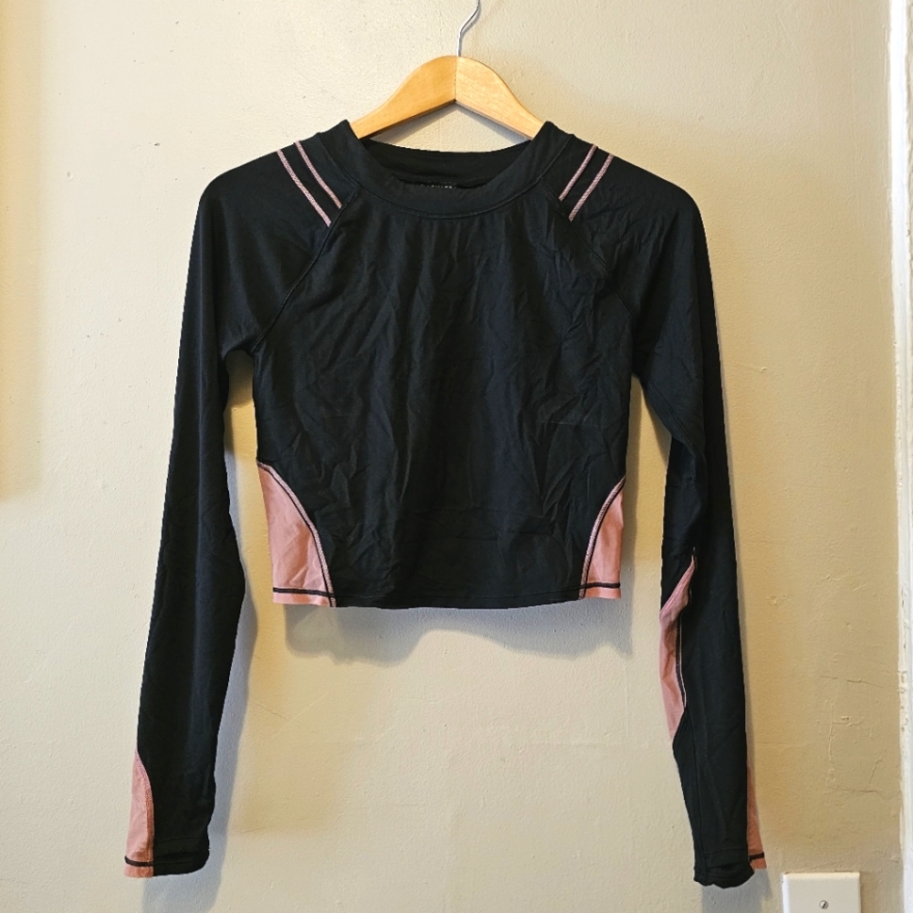 Athleta, long sleeve croptop